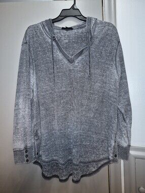JANE + DELANGEY Light Gray V-Neck Hooded Women's Shirt Long-sleeved,mineral-wash